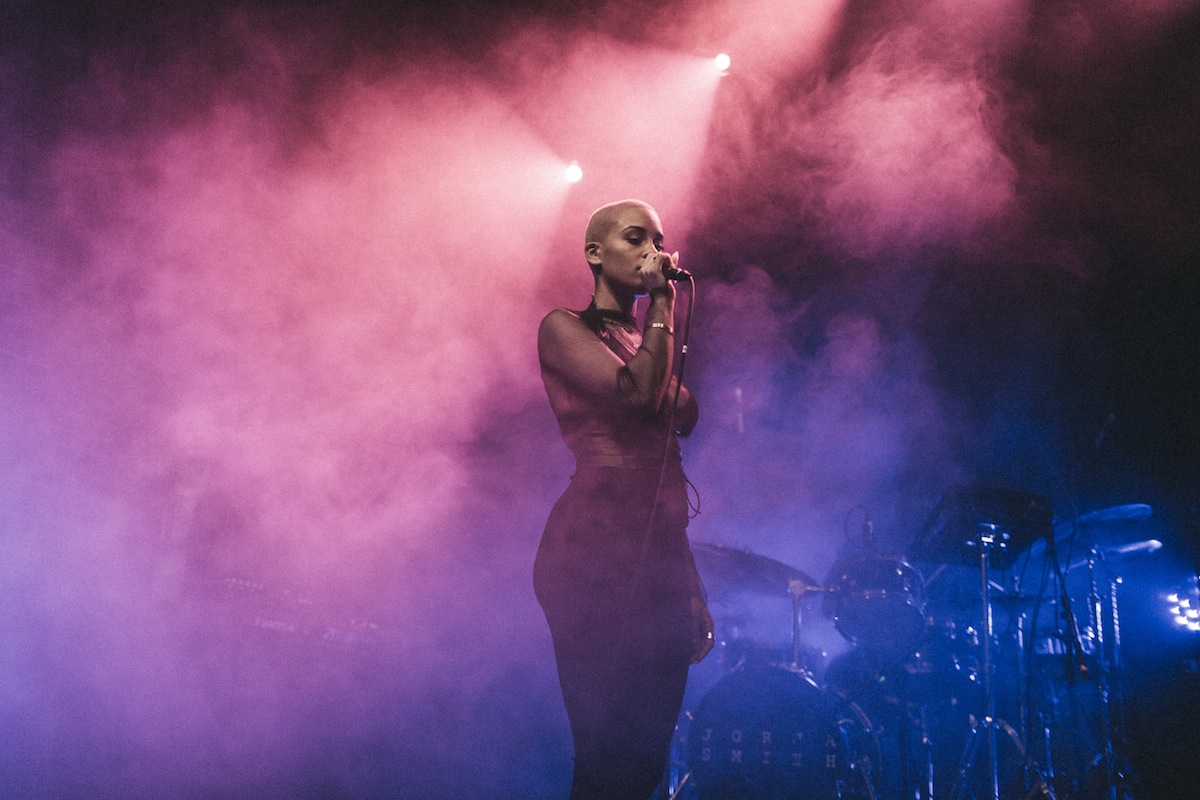 Blue Lights Exploring The Jorja Smith Live Show Live Clash Magazine