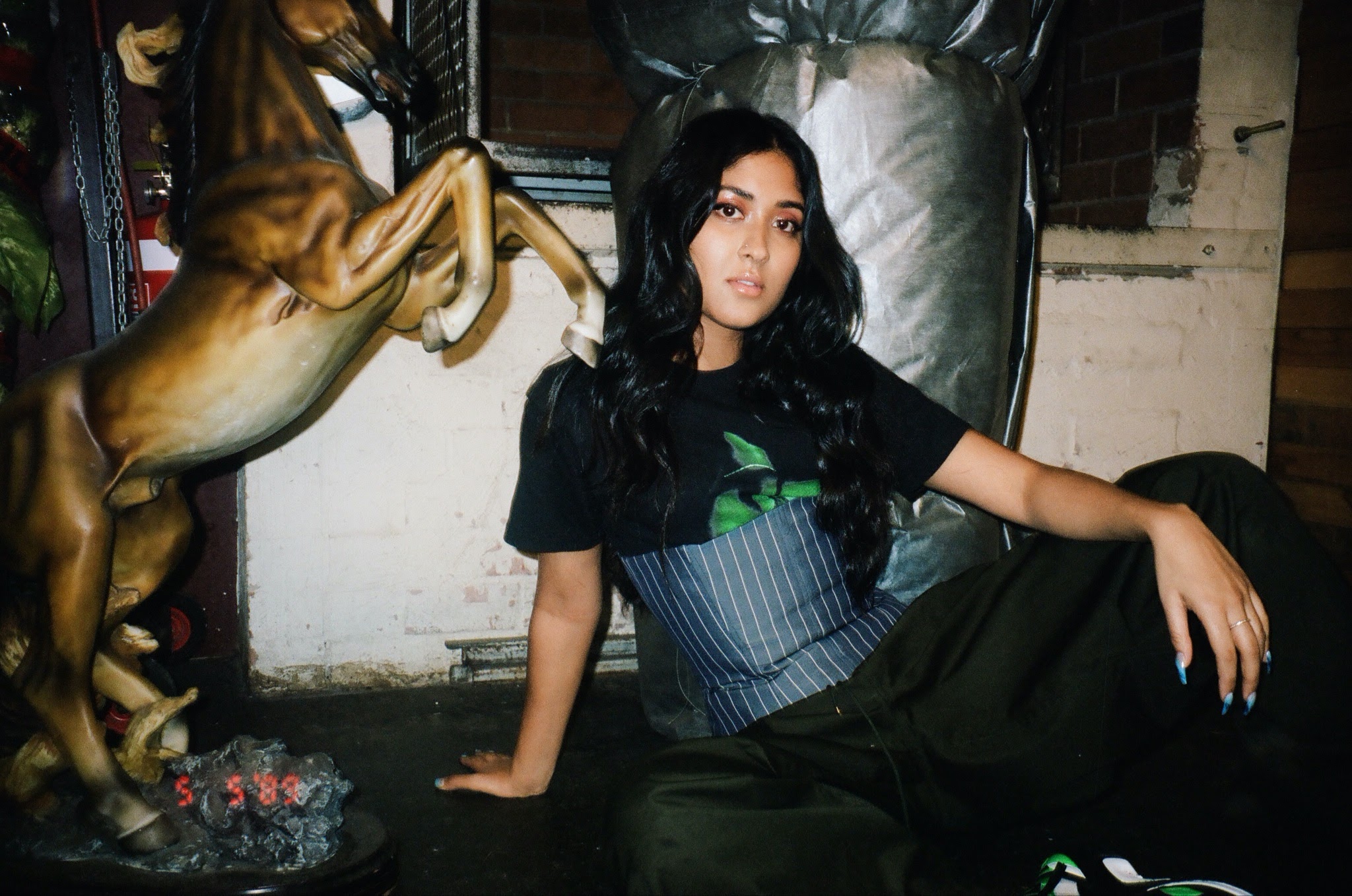 ASHWARYA Links With Vic Mensa On 'To The Night'