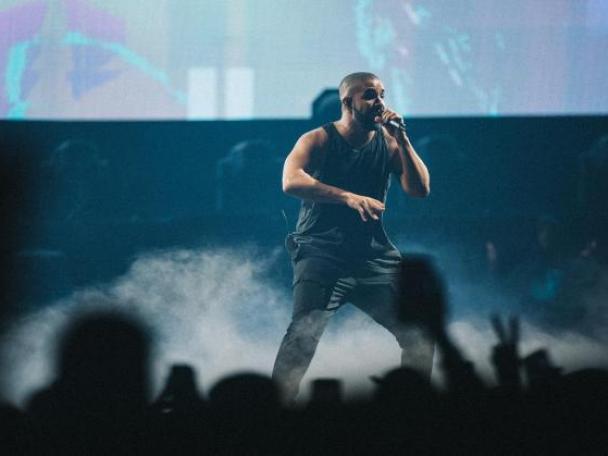 Drake's 'Chicago Freestyle' Features An Eminem Reference