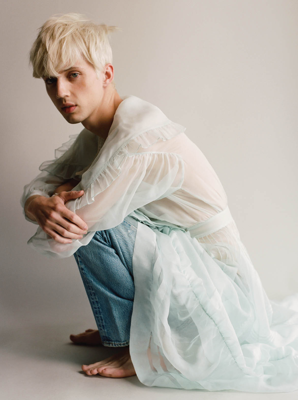 Troye Sivan Shares New Single 'Easy'