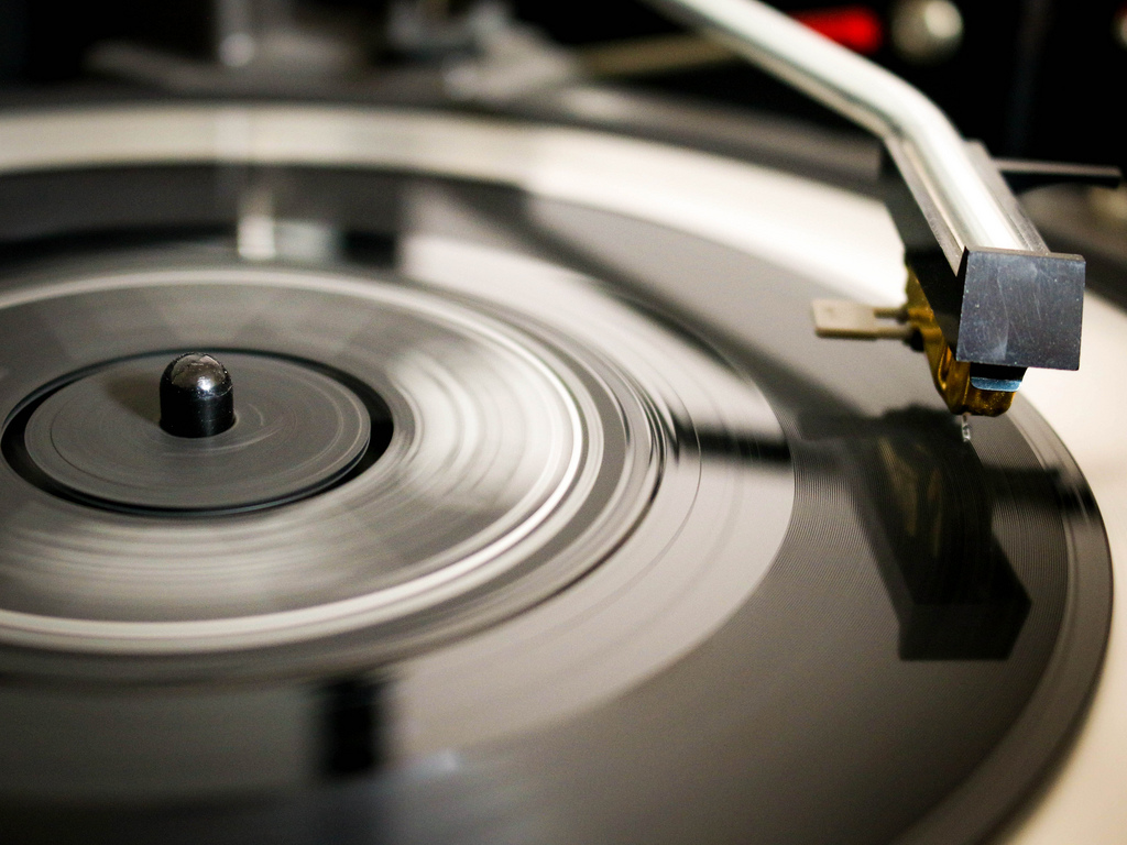 UK Vinyl Sales Highest In Three Decades