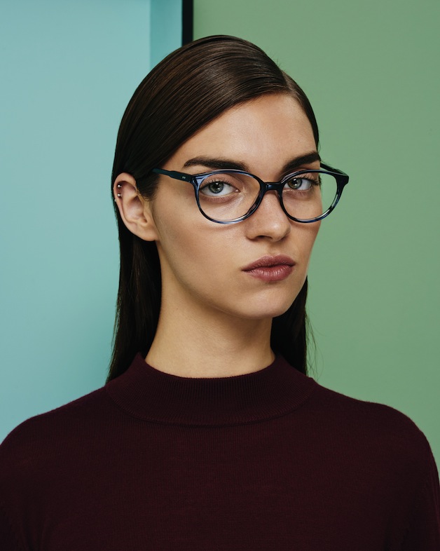 Glasses piercing amateur students