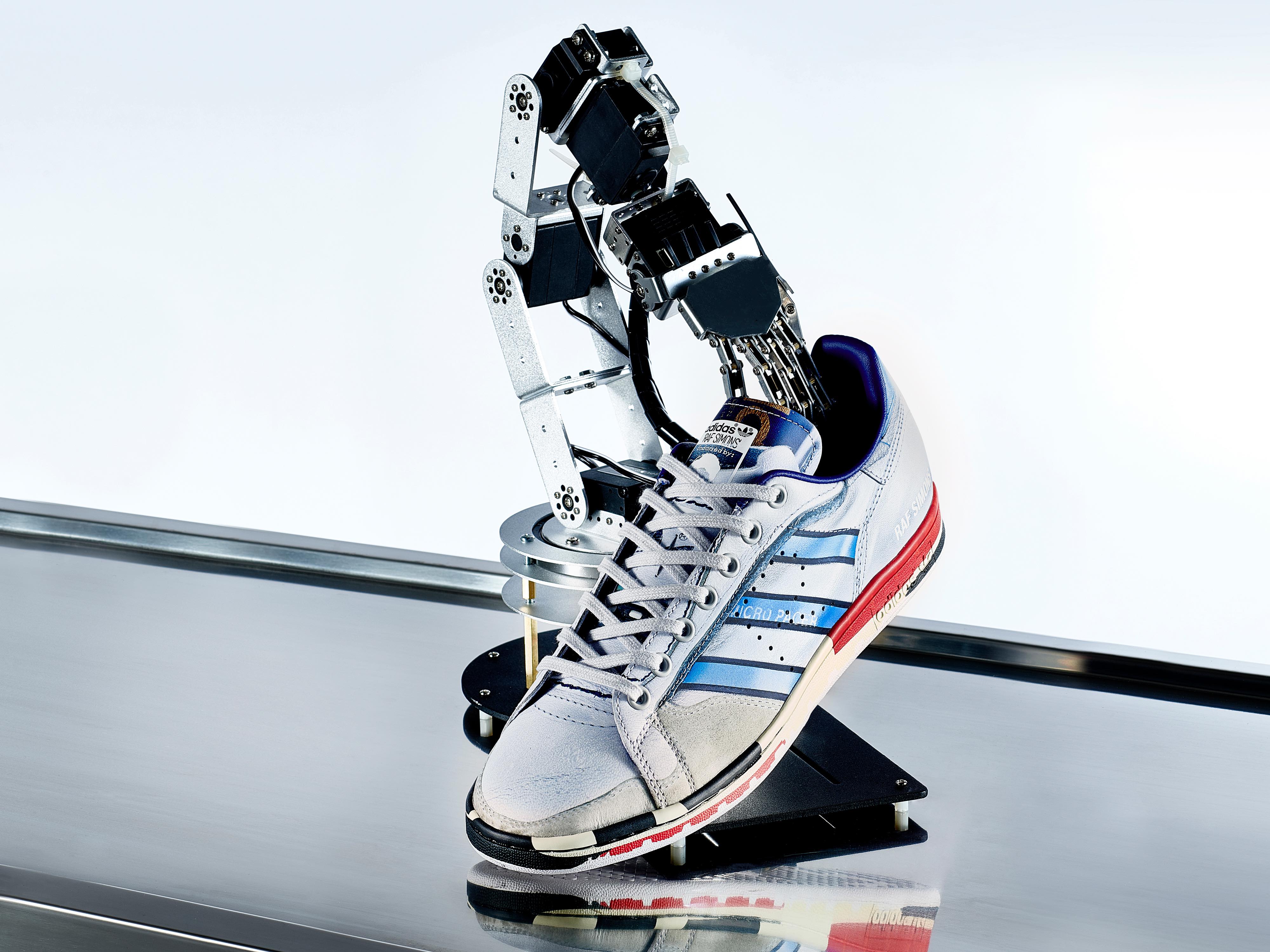 adidas la trainer raf simons