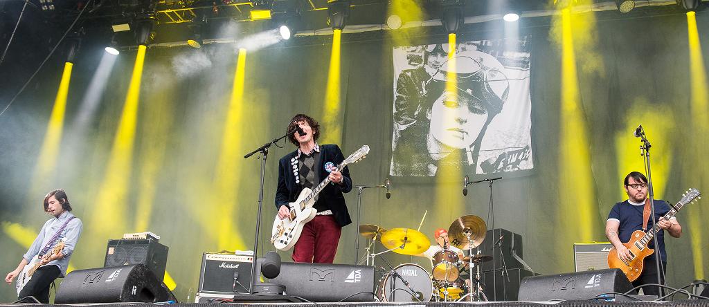Polyvinyl Pull Beach Slang Catalogue Following Alex James Abuse Allegations