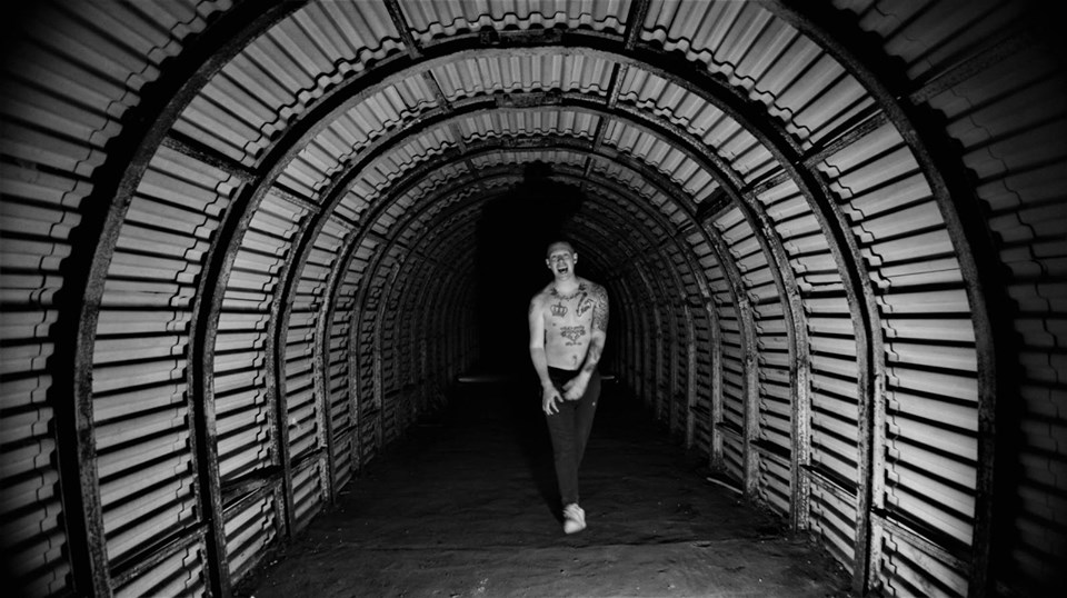 Premiere: Riskee & The Ridicule - 'In The Dark We Dwell'