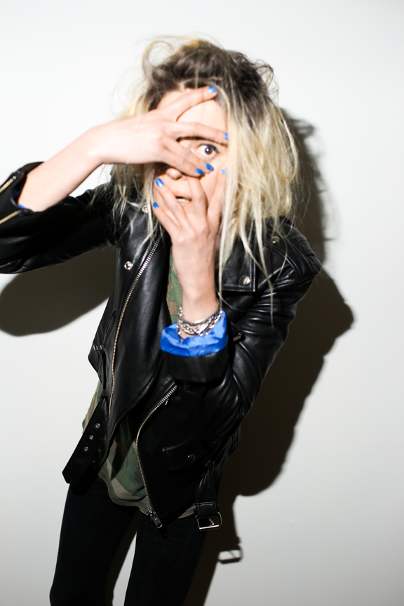 Alison Mosshart Shares Solo Single 'It Ain't Water'