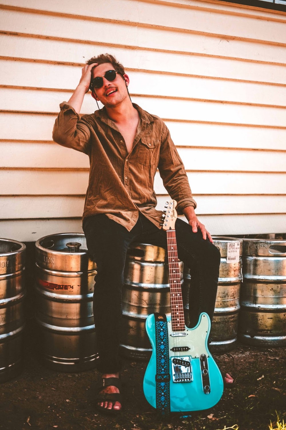 Premiere: Andy Martin Shares New Single 'Heat Of It All'