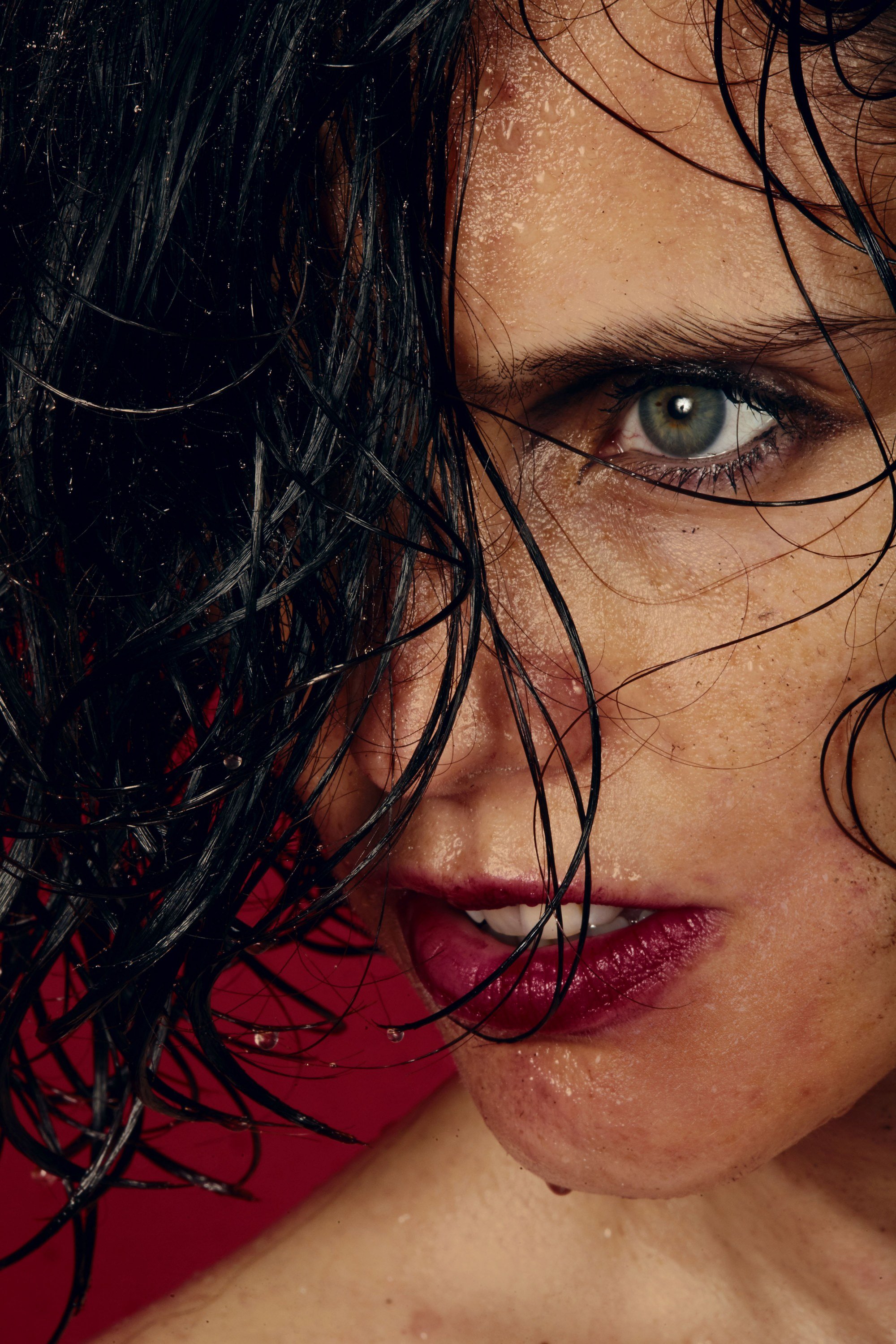 Anna Calvi Links With Charlotte Gainsbourg On 'Eden'