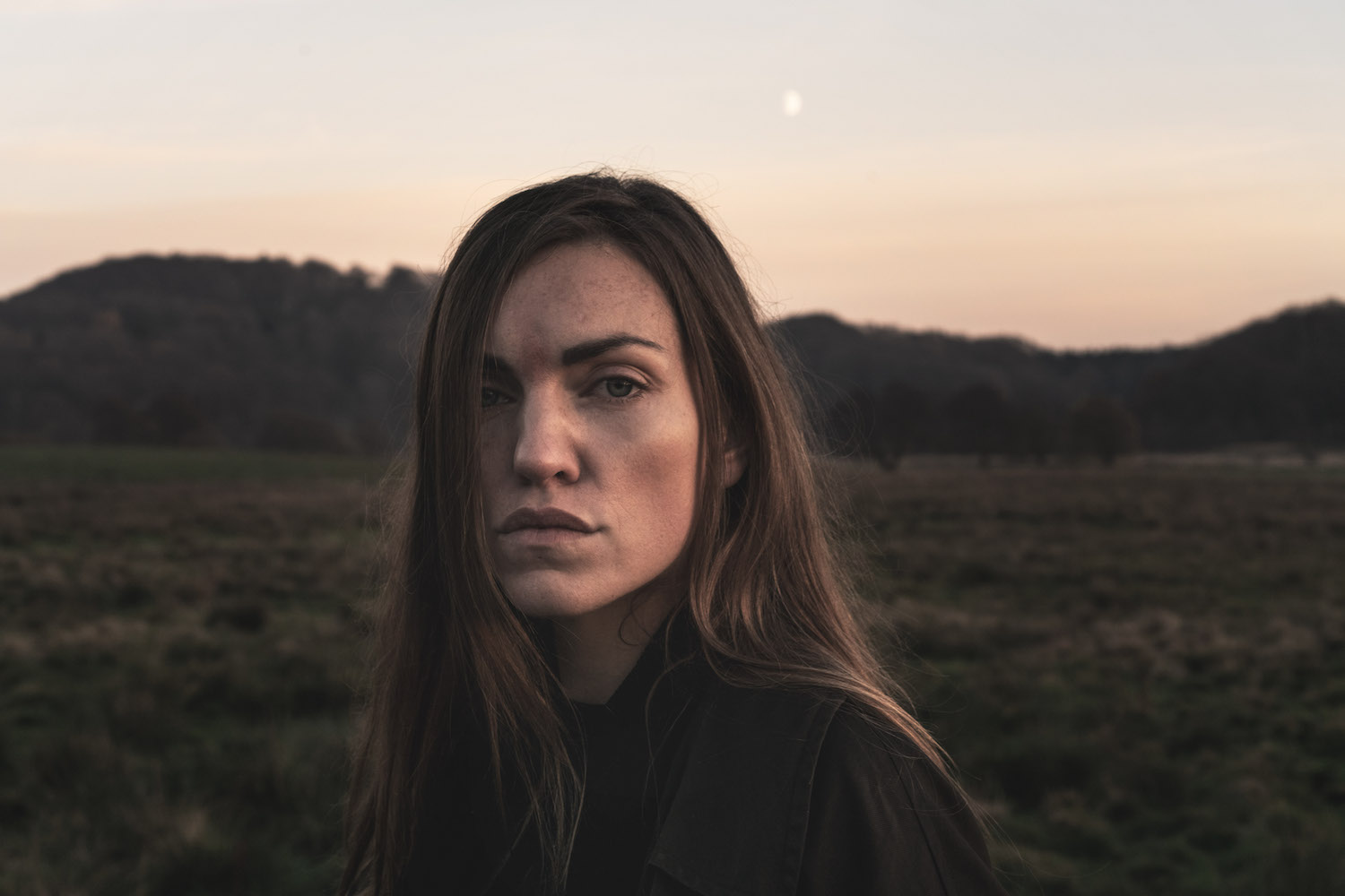 Premiere: Ellis May - 'The Distance'