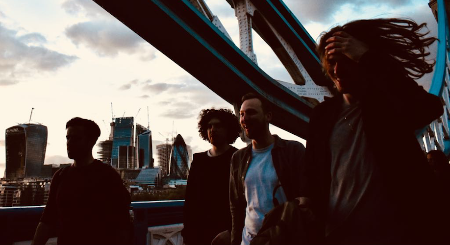 Premiere: Fortnight In Florida - 'Easier To Lose'
