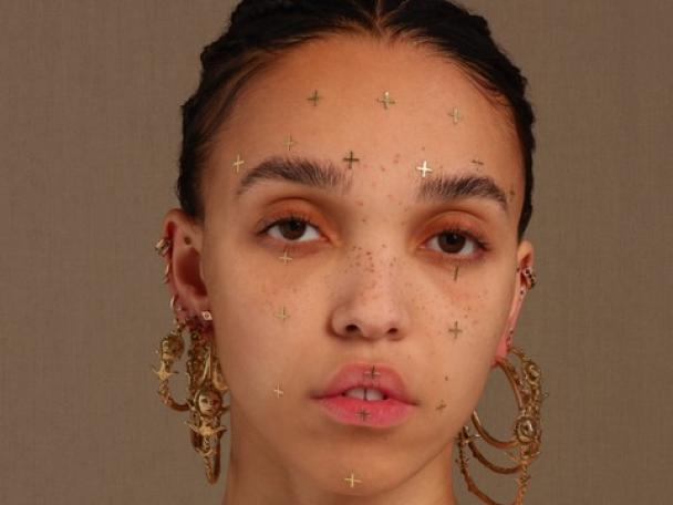 Watch FKA twigs In Rehearsal For Her 'Cellophane' Video