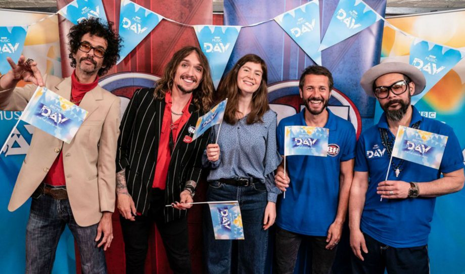 The Darkness Share New Single 'Heart Explodes'