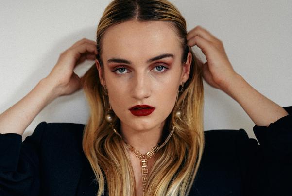 IMOGEN Dazzles With 'I Wish I Were You'