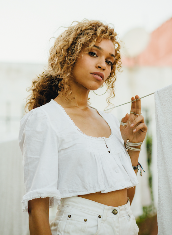 listen izzy bizu x honne someone that loves you listen izzy bizu x honne someone that loves you