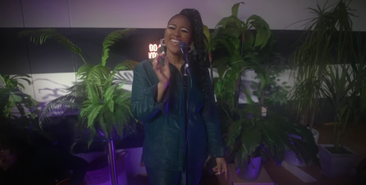 Watch Jazmine Sullivan Perform 'Girl Like Me' On The Tonight Show