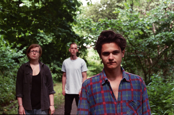 Listen: Luna Pines - 'Uneven'
