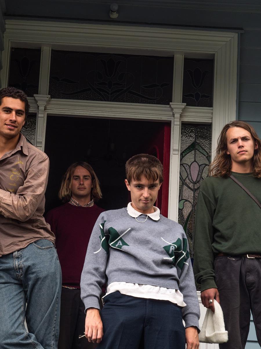 Marlin's Dreaming Explore Small Town Ennui With 'Outwards Crying'