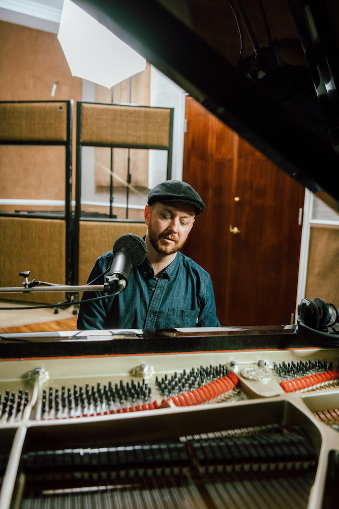 Matt Simons & 12 Ensemble Unite To Re-Work 'Summer With You'