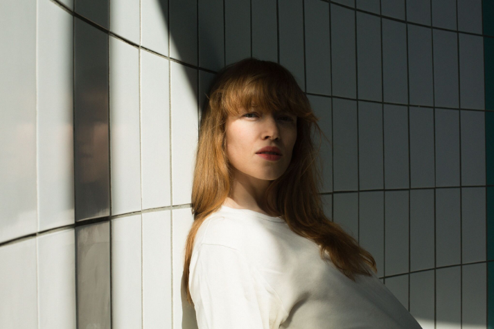 Premiere: Pieces Of Juno - 'Strawberry'