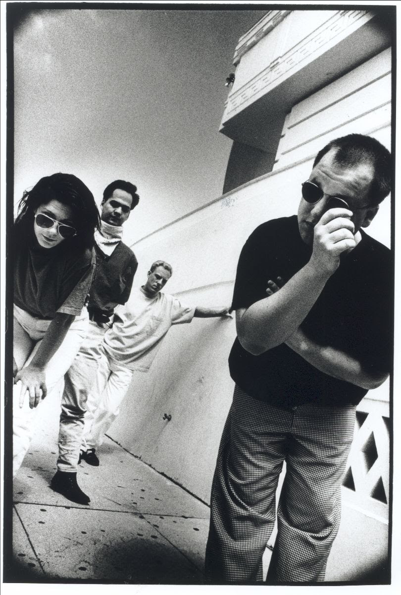 PIXIES To Re-Issue 'Bossanova' For Its 30th Anniversary