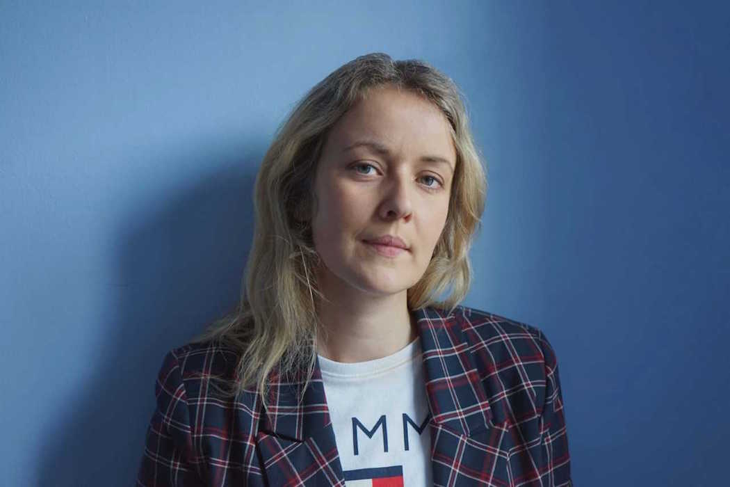 Penny Police Channels Drifting, Somnambulist Beauty With 'Mirror, Mirror'