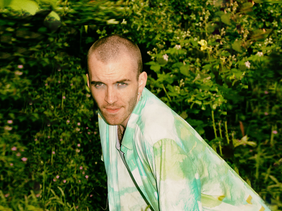 Pizzagirl Shares His "Class Clown" Alt-Pop Jammer 'dennis'