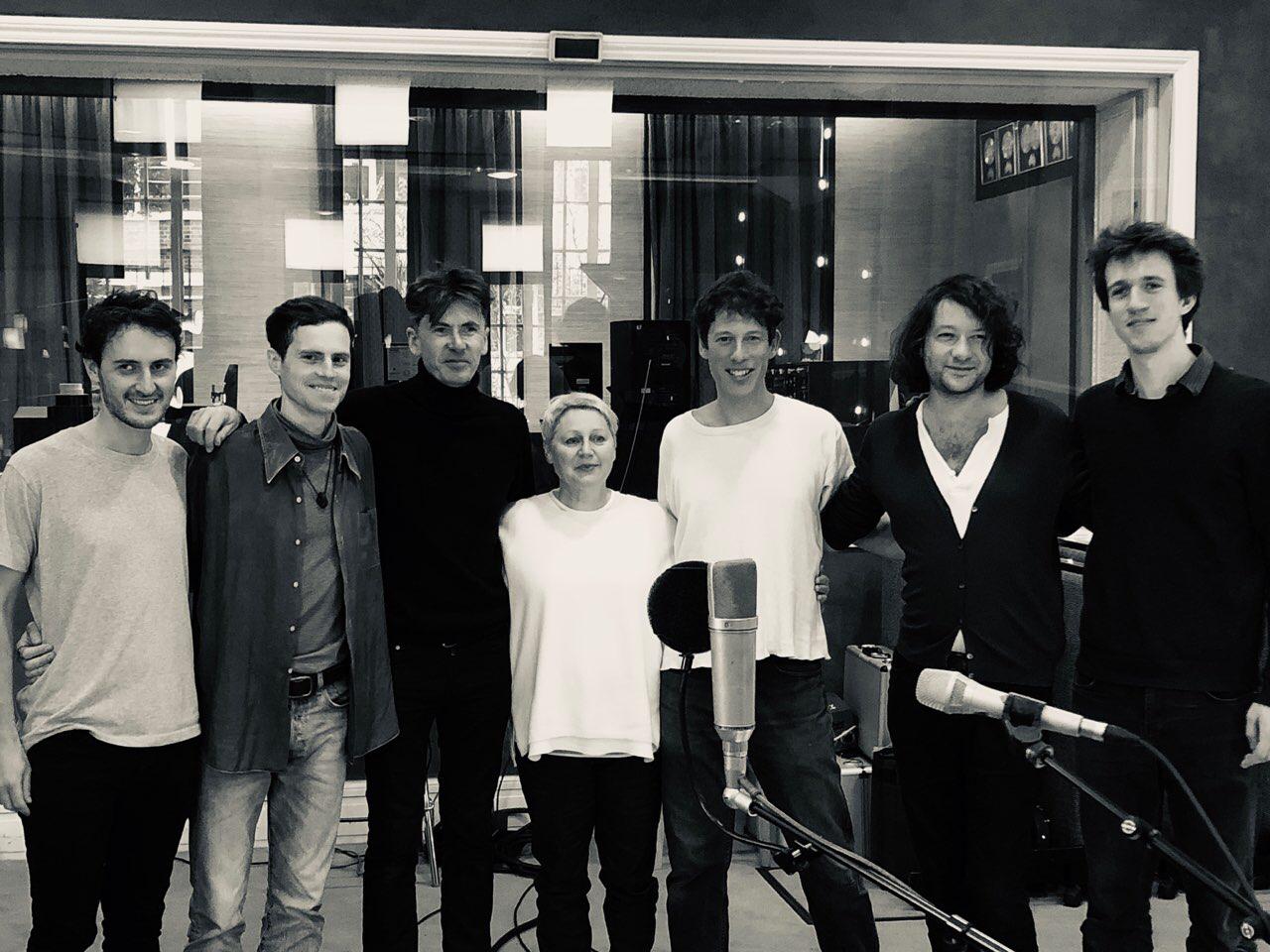 Sam Lee Duets With Elizabeth Fraser On 'The Moon Shines Bright'