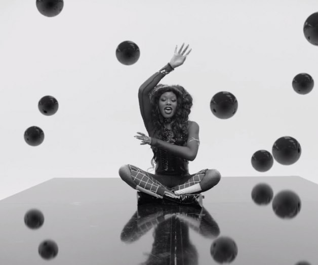 Azealia Banks Posts Suicidal Messages On Social Media