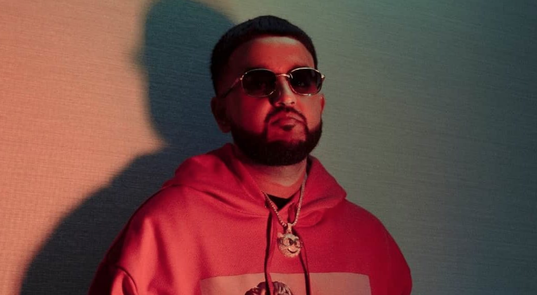 NAV Links With Future On 'Amazing'