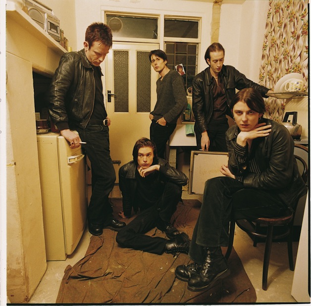 dr martens floyd suede