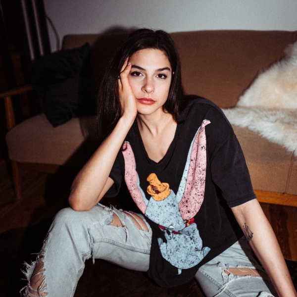 VAVVES x Iggy Azalea Unite On 'Boys Like You'