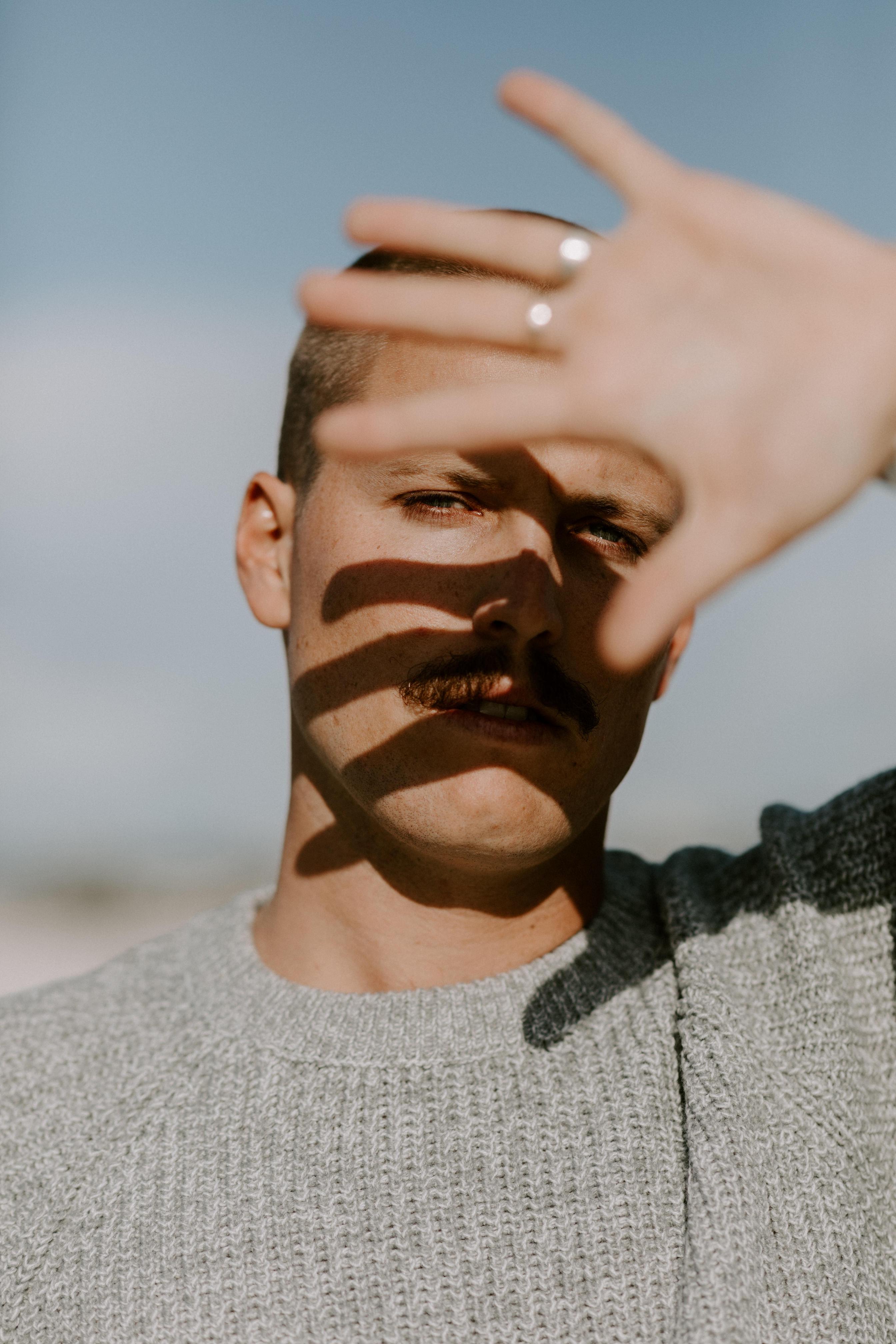 Ziggy Alberts Finds "Strength And Joy" In 'letting go'