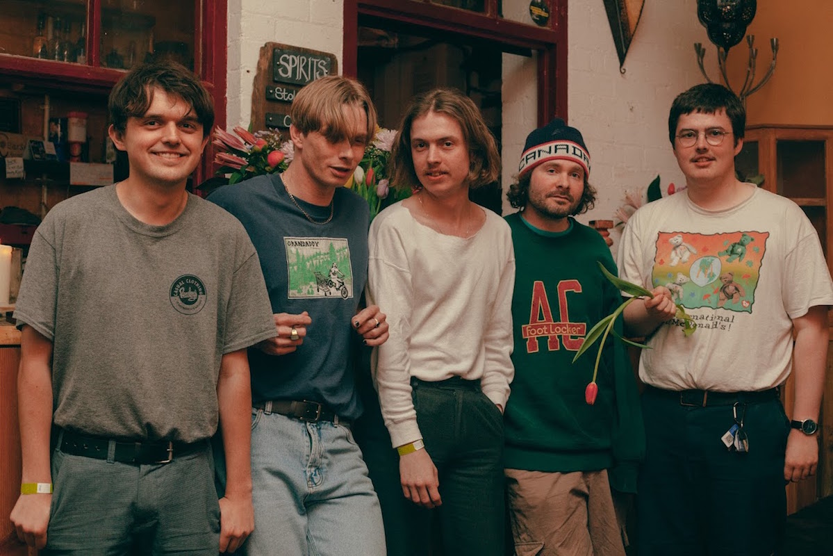 Hull's bdrmm Paint Dreamy Guitar Pop Pictures On 'question mark'