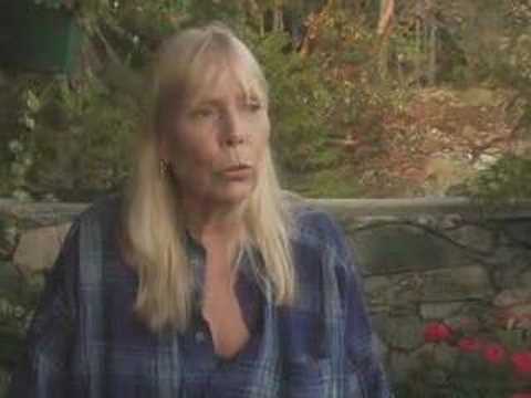 James Taylor Says Joni Mitchell Is "Coming Back"