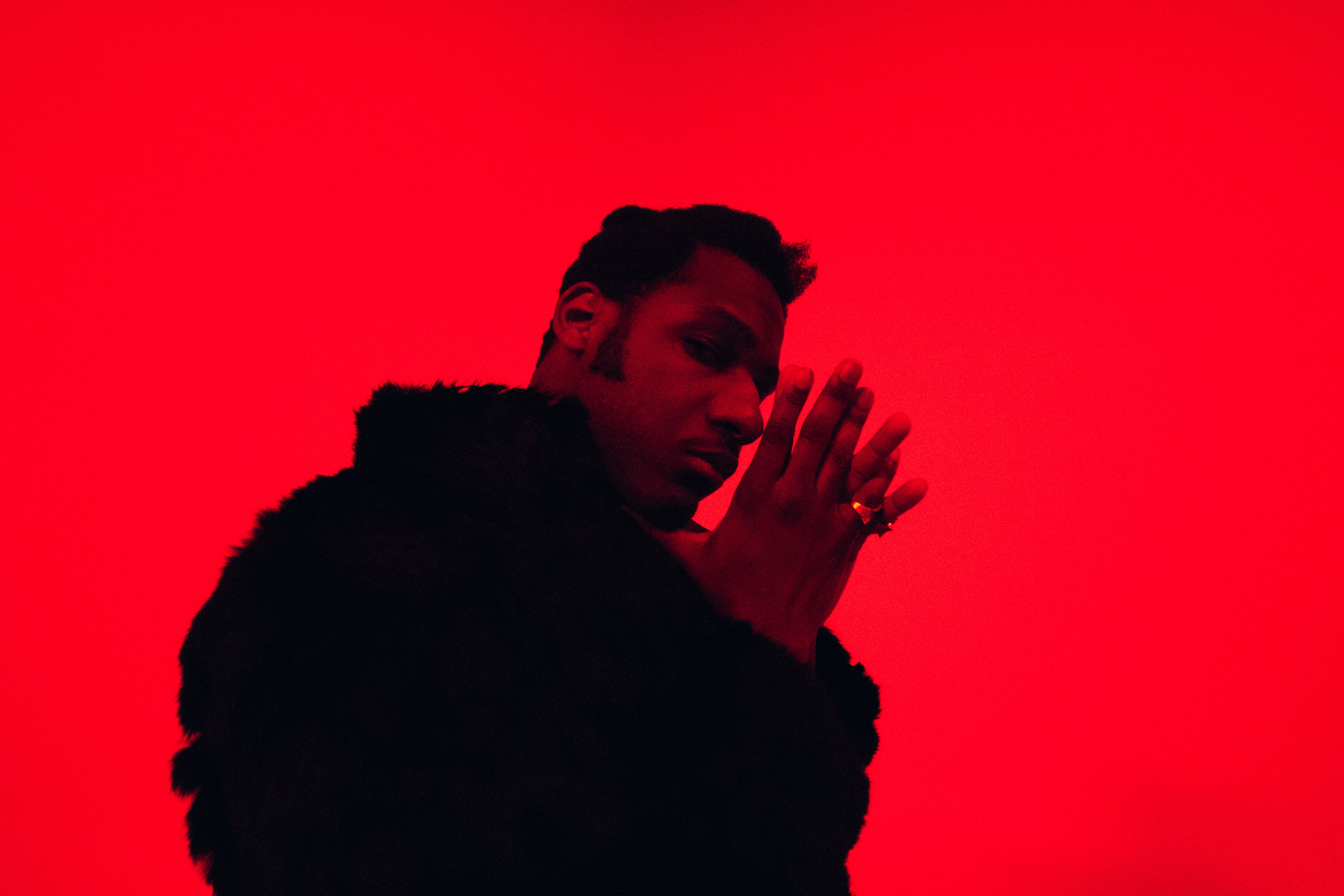 Leon Bridges Shares 'Inside Friend' Visual
