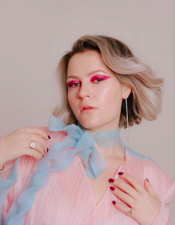 Elli Ingram's 'Bad Behaviour' Is A Riot