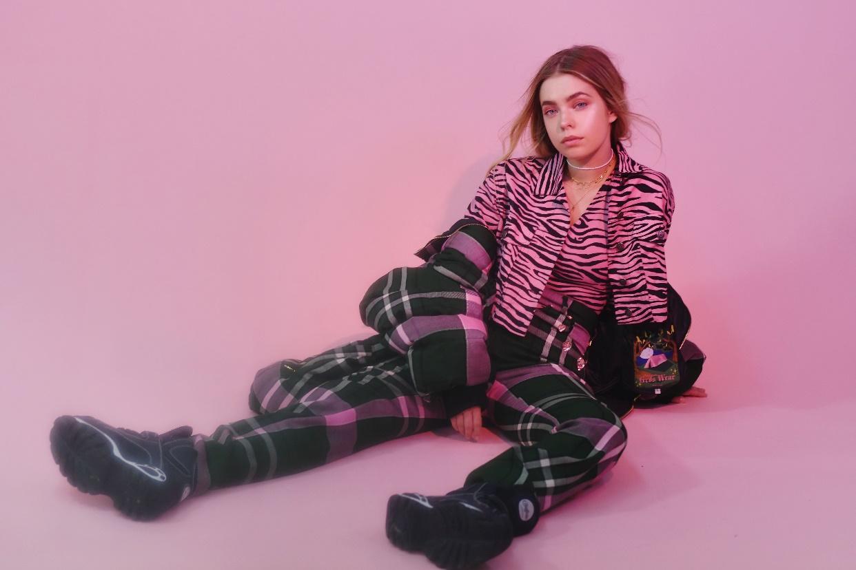 L Devine Announces Full Headline Tour