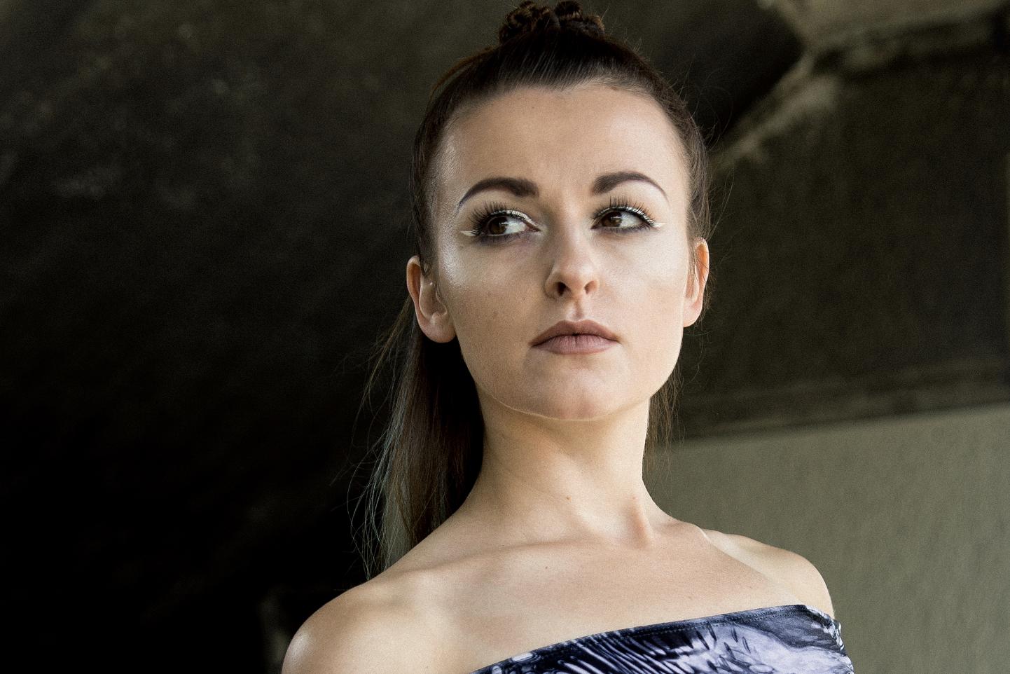 Premiere: imi - 'The Fence'