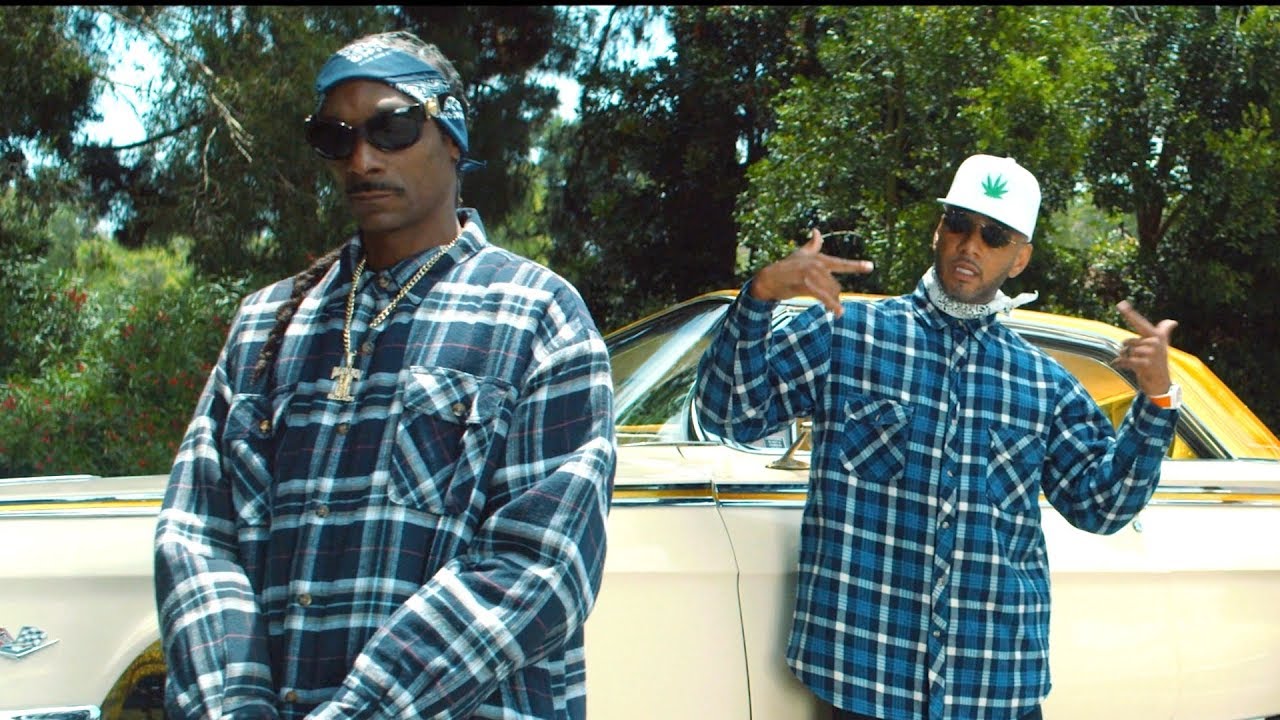 Snoop Dogg Gets 48 Joint Bouquet For His Birthday