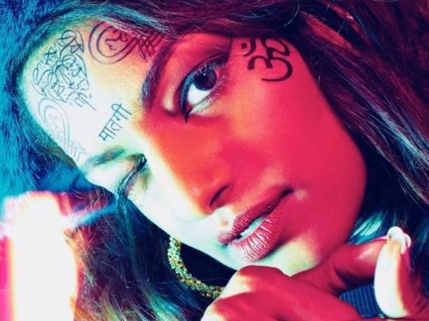 Watch M.I.A. Perform At Pro-Assange Event In London