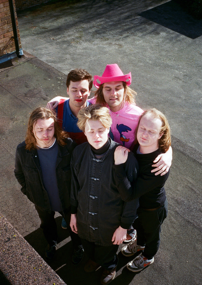 Tiña Discover Themselves On 'I Feel Fine'