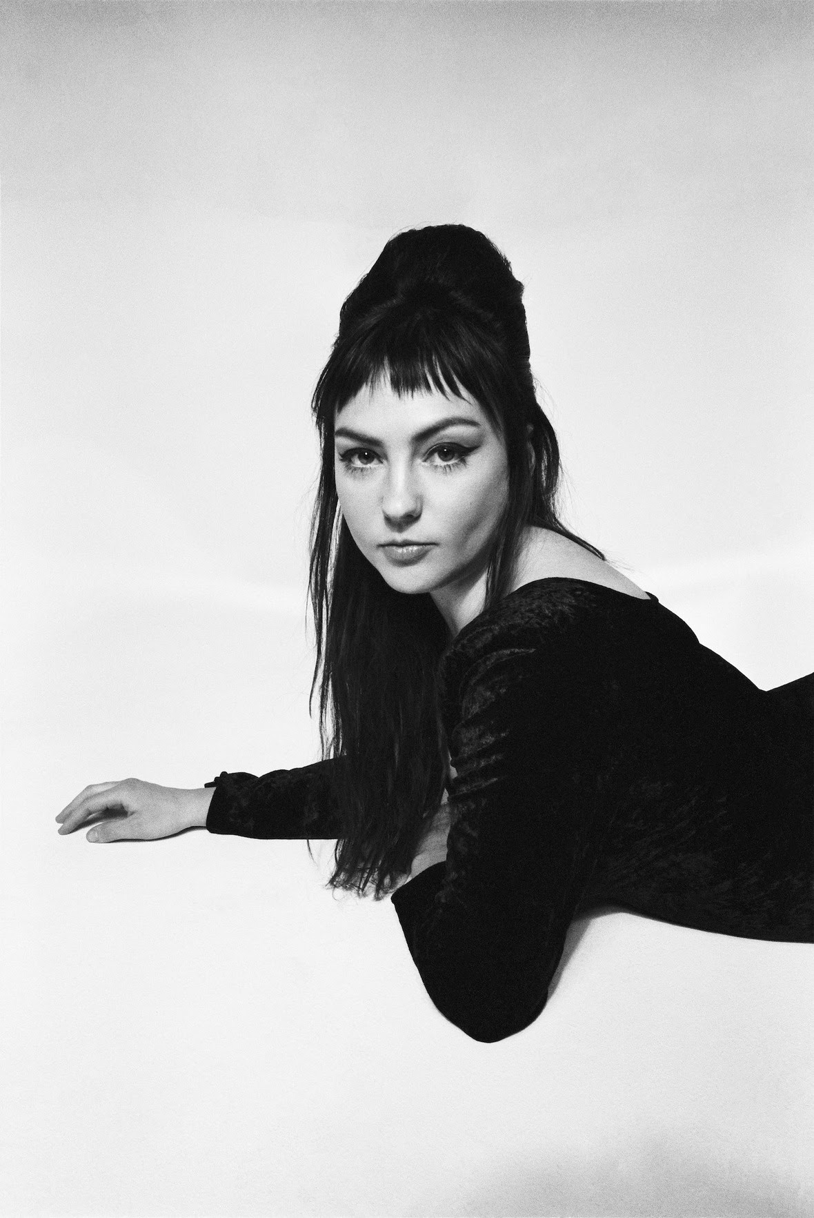 Angel Olsen Returns With Extraordinary Single 'Lark'
