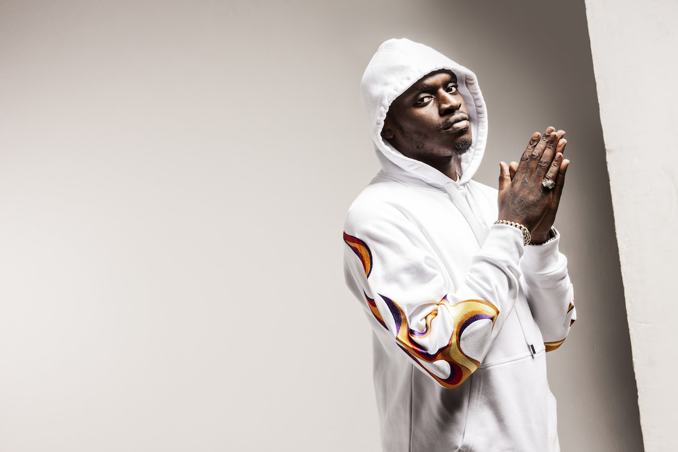 Sneakbo Links With Moelogo On Club Bumper 'Pree Me'